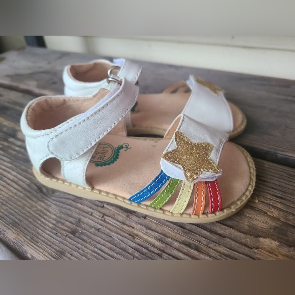 LIVIE + LUCA SZ 7C VGUC WHITE w/ shooting GOLD STAR RAINBOW velcro sandals
